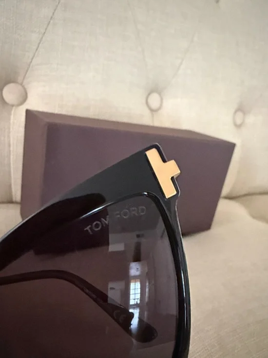 💯authentic Tom Ford Black Cat-Eye Sunglasses with Gold Accents - Picture 8 of 8